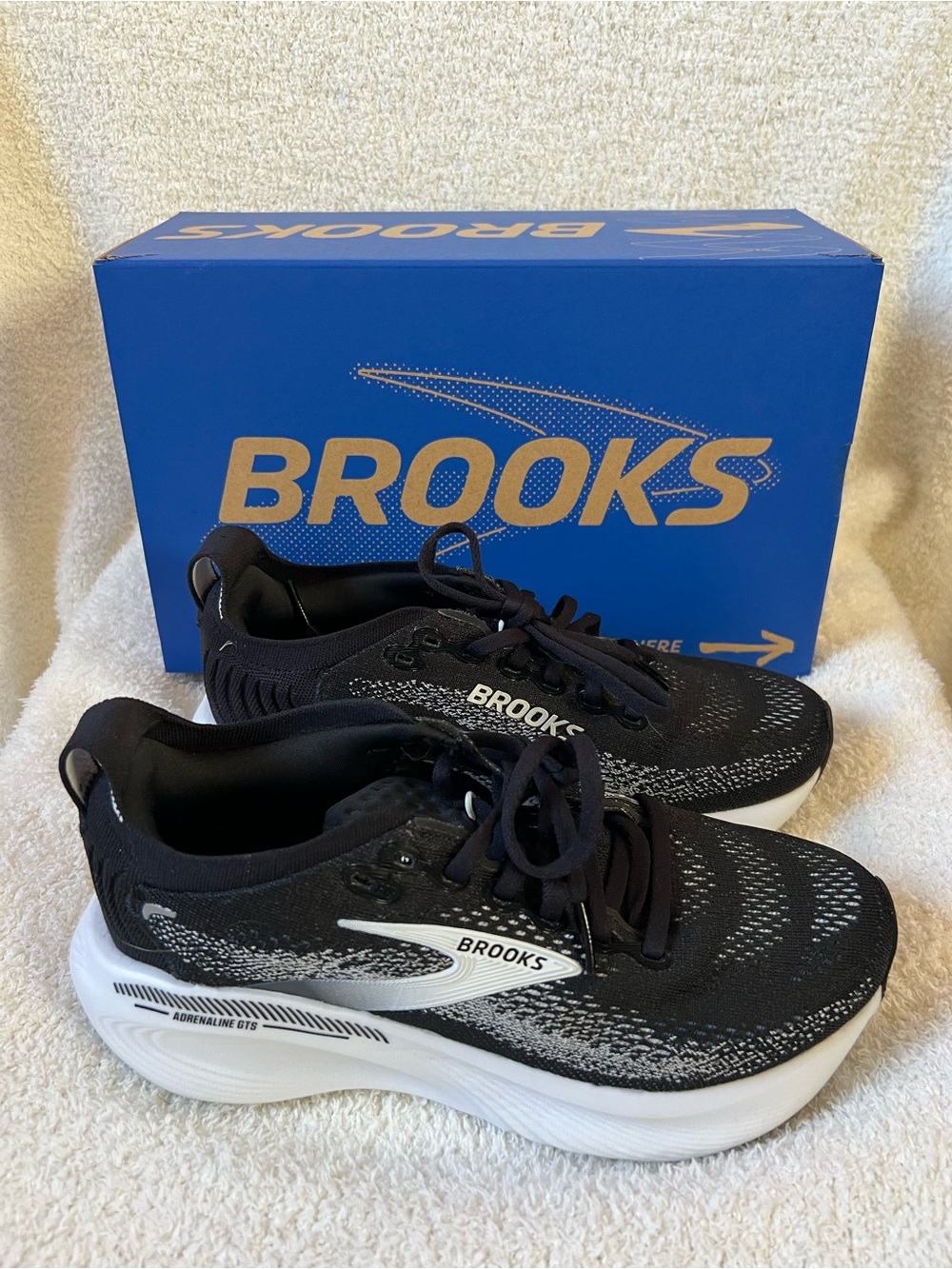 Brooks Adrenaline GTS 25 size 6W